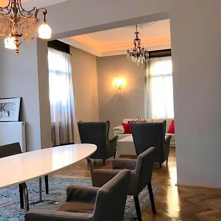 New, 195 Sqm, Full Center Of Apartamento