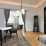 Lejlighed New, 195 Sqm, Full Center Of *