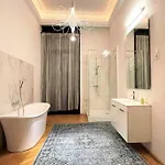 Lejlighed New, 195 Sqm, Full Center Of