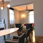 New, 195 Sqm, Full Center Of Lejlighed