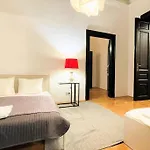 Lejlighed New, 195 Sqm, Full Center Of *