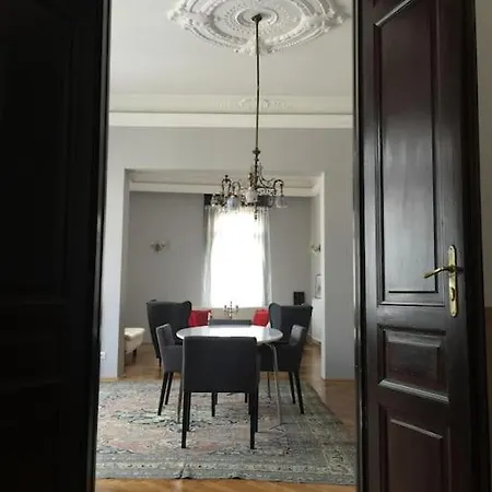 New, 195 Sqm, Full Center Of Appartamento