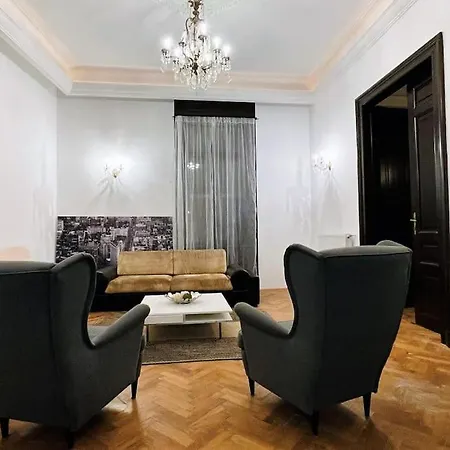 New, 195 Sqm, Full Center Of Appartamento *
