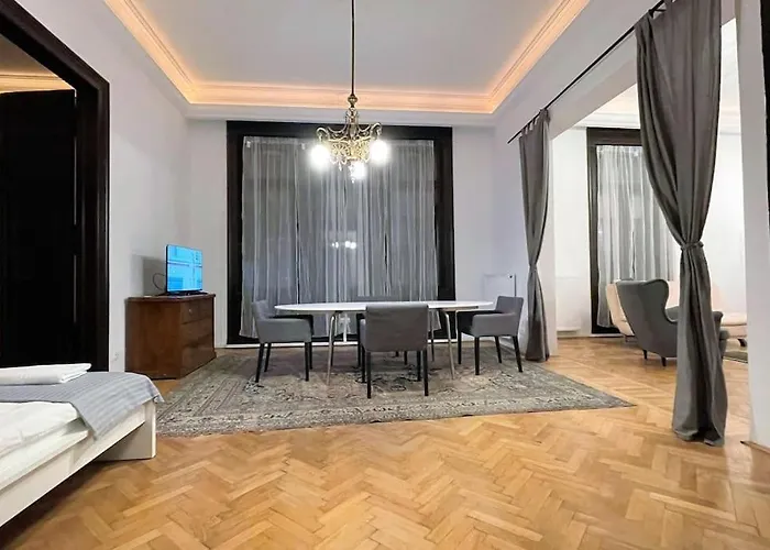 New, 195 Sqm, Full Center Of *