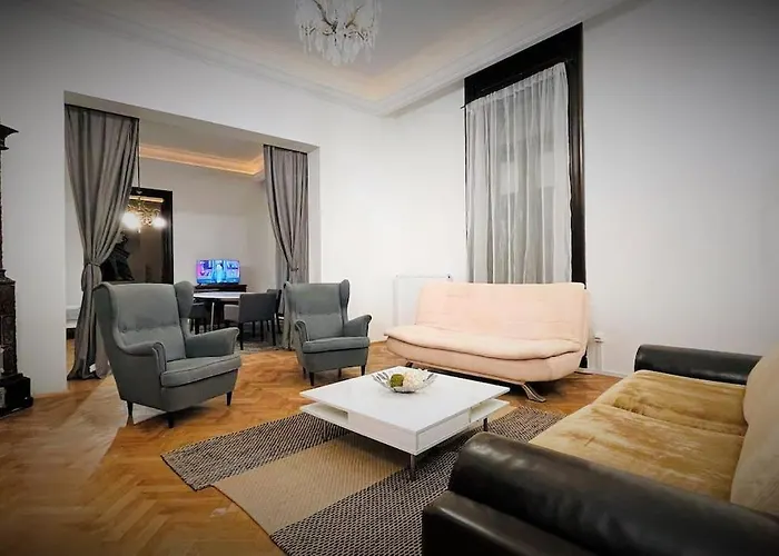 New, 195 Sqm, Full Center Of