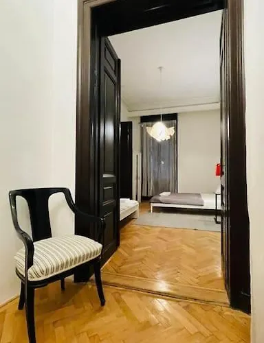New, 195 Sqm, Full Center Of Appartement *