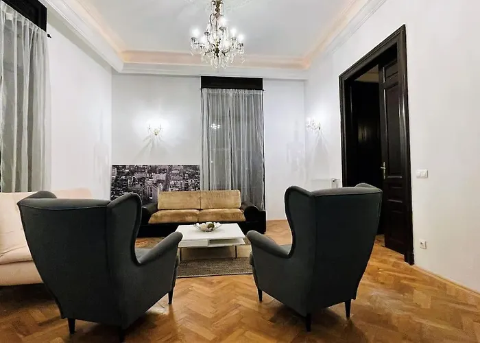 New, 195 Sqm, Full Center Of Appartement *