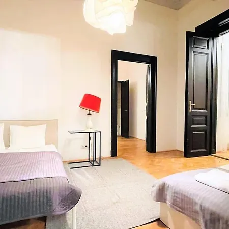 New, 195 Sqm, Full Center Of Апартаменты