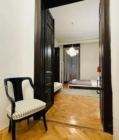 New, 195 Sqm, Full Center Of Appartamento *